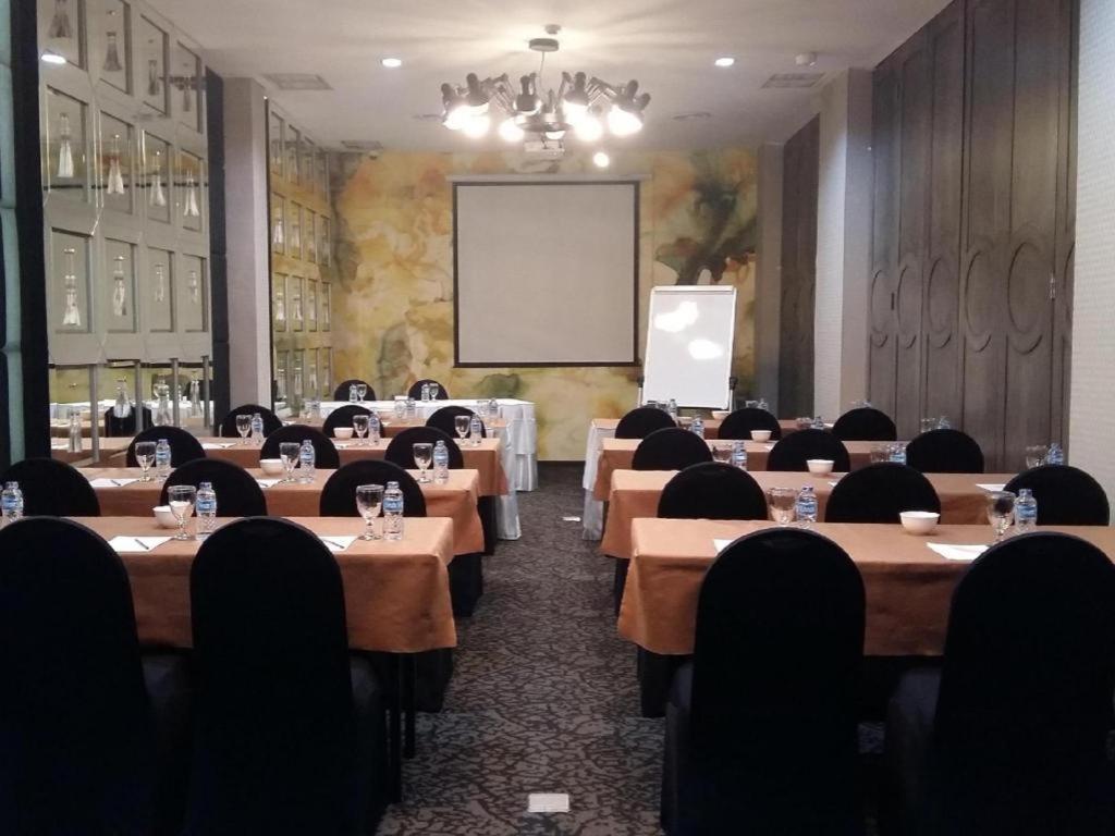 Couleur Hotel Cengkareng Jakarta Exterior foto
